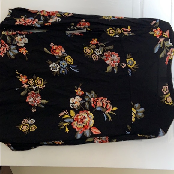 Blouses - Picture 3 of 3